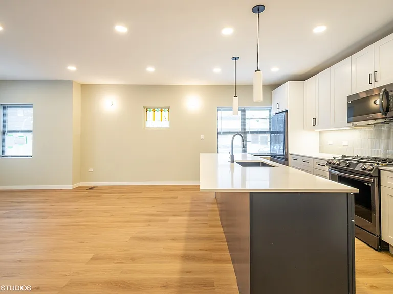 3139 N Francisco Ave #1S — Photo 9