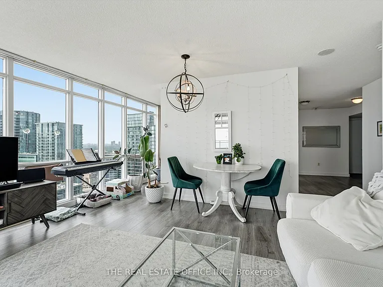 15 Fort York Blvd #4212 — Photo 4