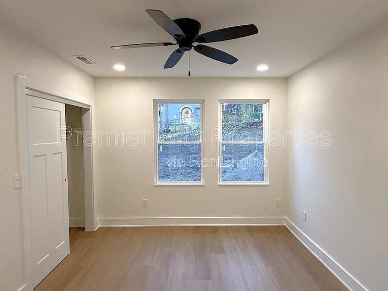 240 McGregor Ave #2 — Photo 11