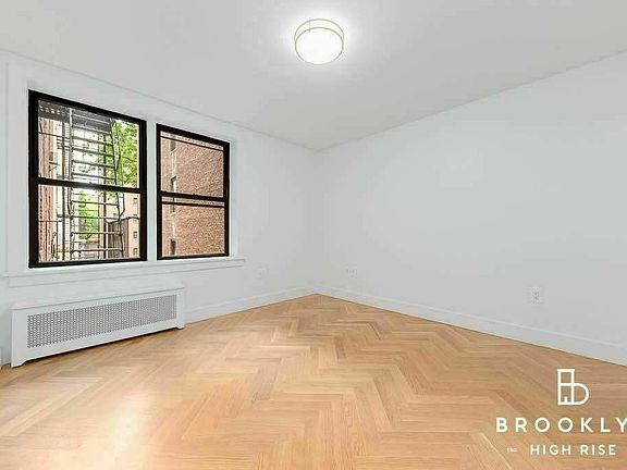 5th image of 11 Crooke Ave #1G