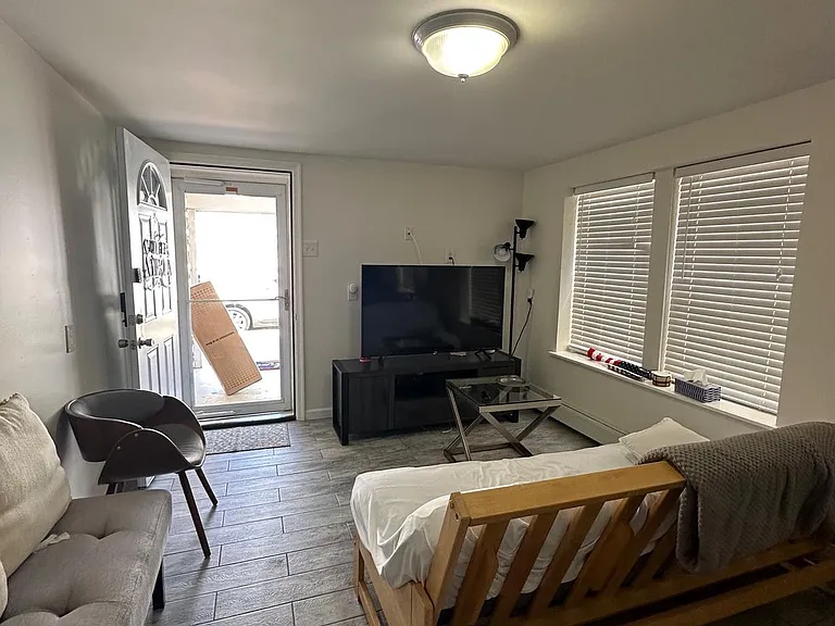 202 N Sacramento Ave #A — Photo 31