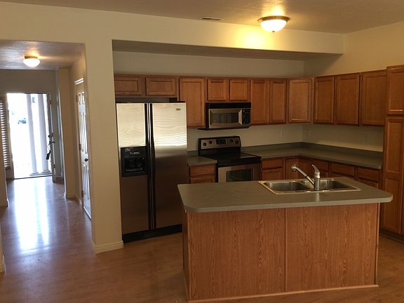 4th image of 263 E Sunshine Dr