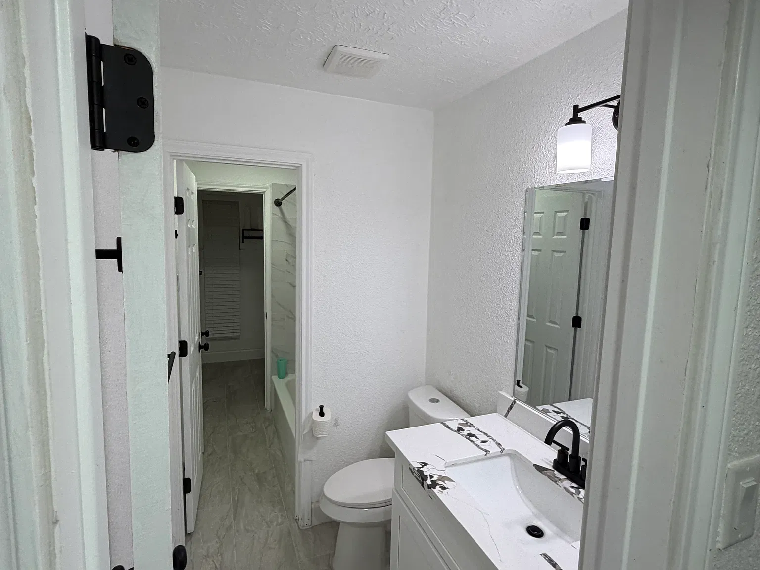 3 bed, 1.5 bath, 1202 sqft, $2,000 — Photo 4