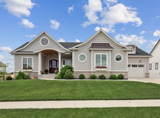 6004 NE Briarwood Dr, Ankeny, IA 50021