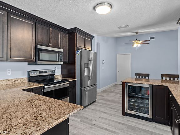 4th image of 1430 SE 15th Ter