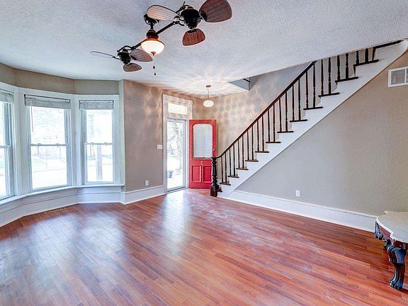 4th image of 215 N A St