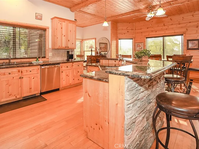 351 Glenwood Dr — Photo 43