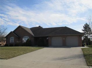 29 Canterbury Dr, New Bremen, OH 45869