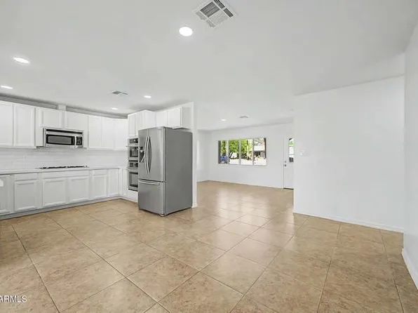 2601 E Dahlia Dr, Phoenix, AZ 85032