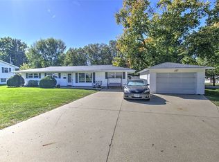 3411 N Christine Dr, Decatur, IL 62526