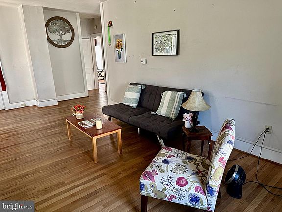 5th image of 111 Bloomingdale Ave