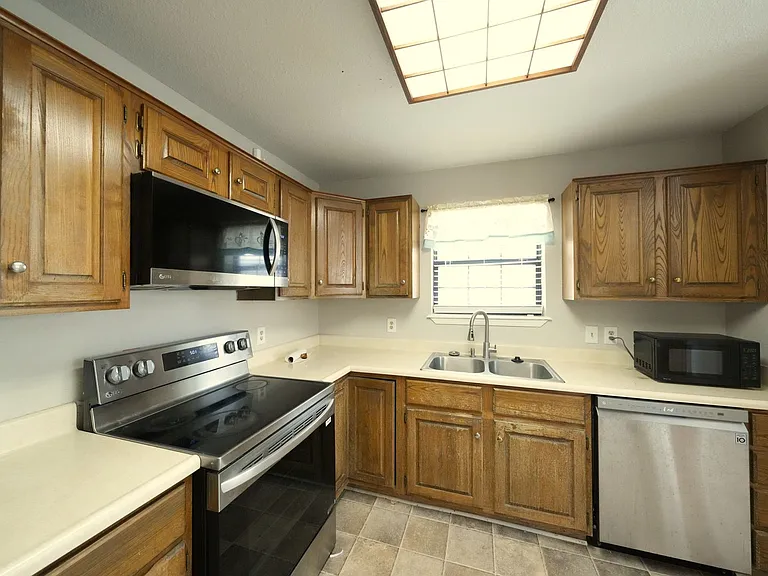 6327 S 90th East Ave — Photo 5