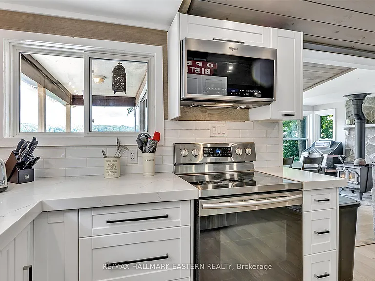 504 Pine Point Ln — Photo 15