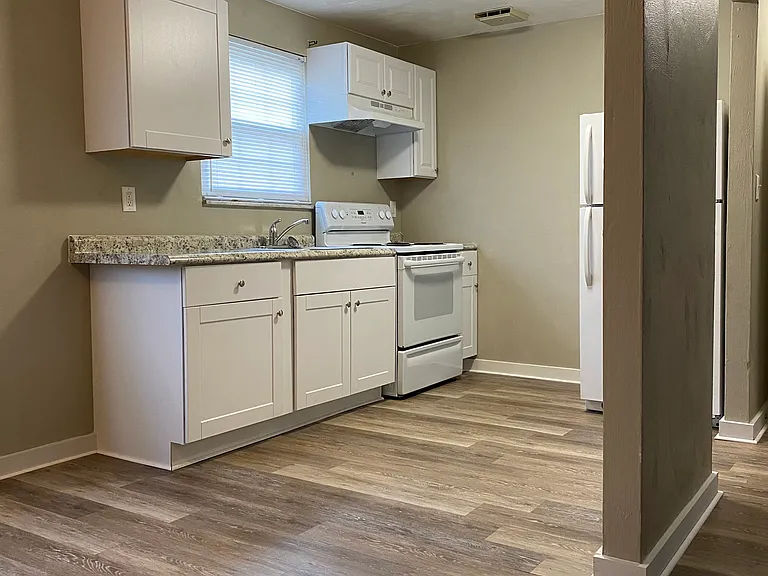 370 Oak Rd #370 — Photo 3