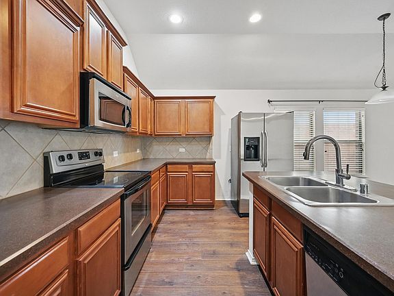 4th image of 9161 Brook Hill Ln
