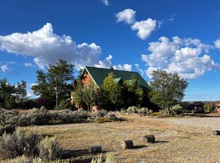 70 Calle Conejo, Taos, NM 87571