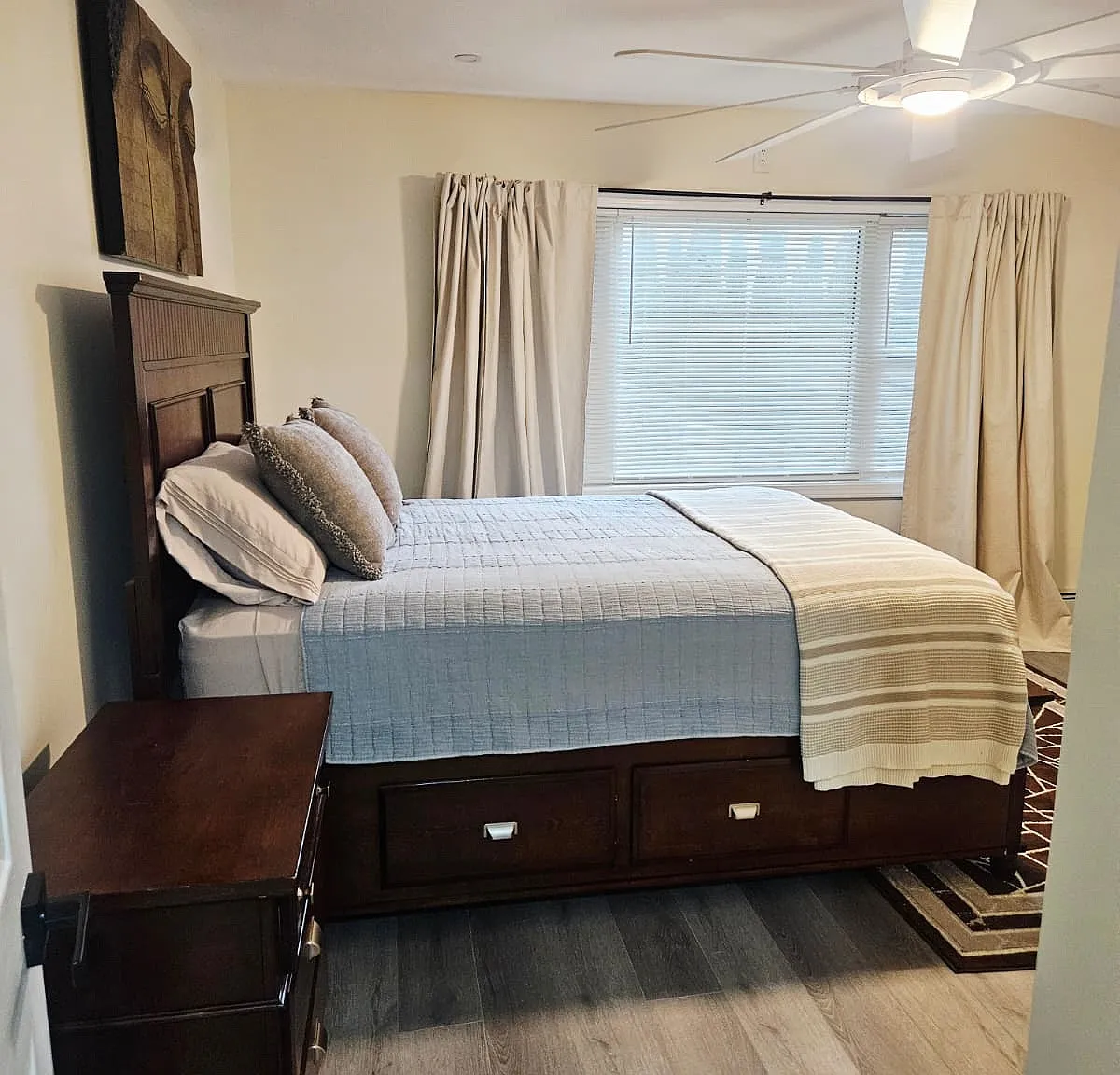 4 bed, 1225 sqft, $4,850 — Photo 2