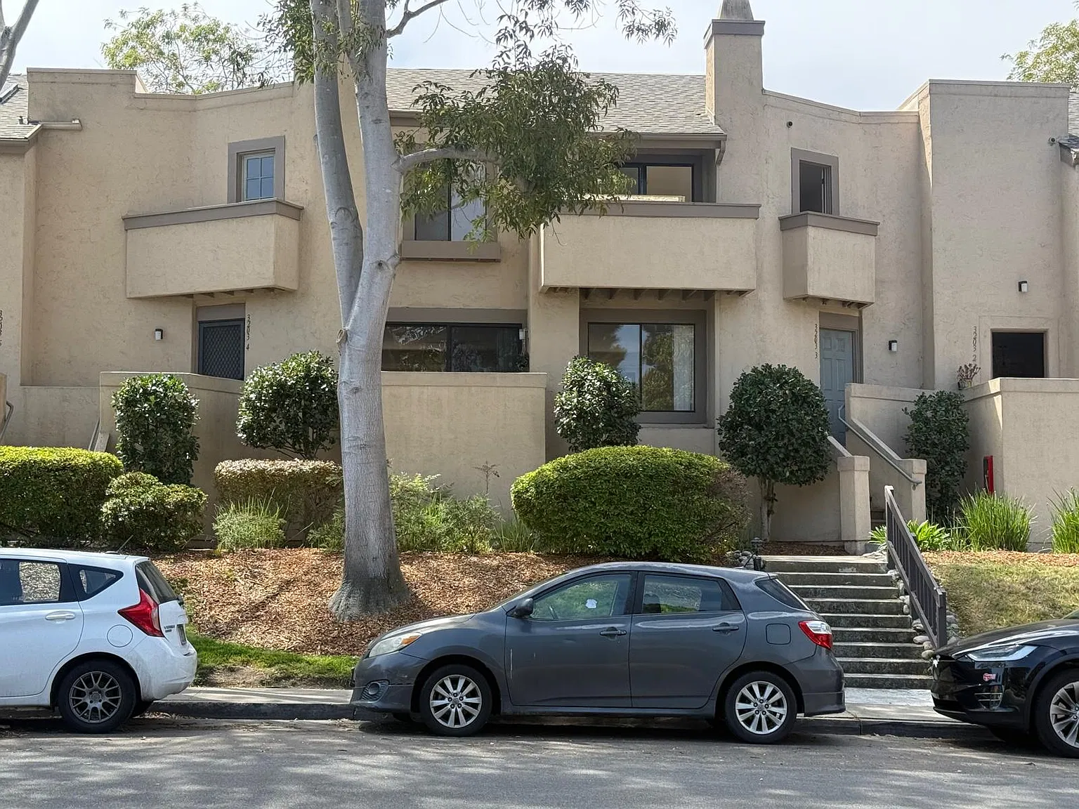2 bed, 2.5 bath, 1074 sqft, $3,650 — Photo 1