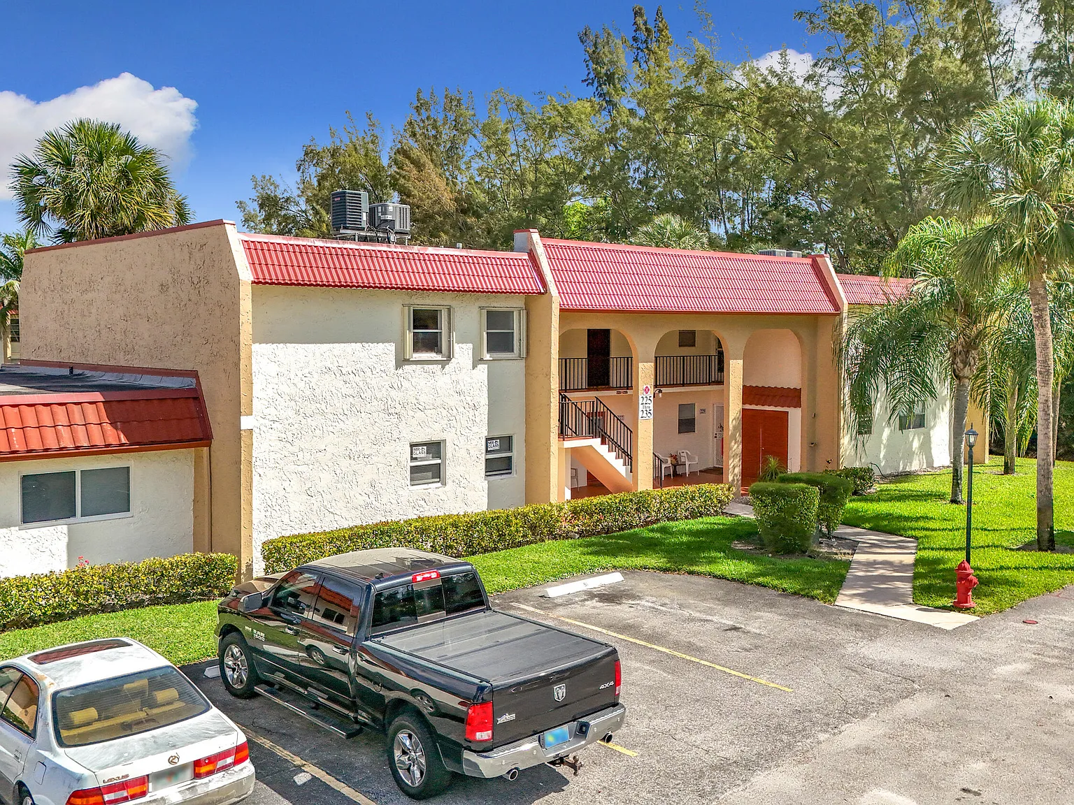 2 bed, 2.0 bath, 812 sqft, $1,650 — Photo 4