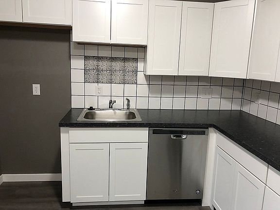 4th image of 104 Birchwood Cir S