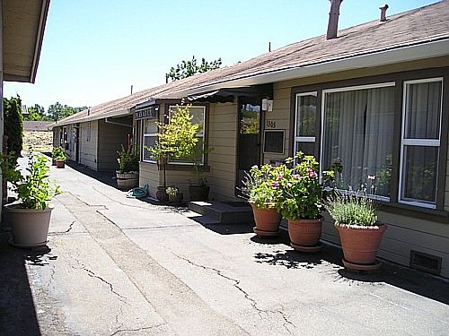 Green Tree Apts .07 003