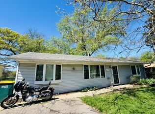 1409 Fairlane Dr, Valparaiso, IN 46383