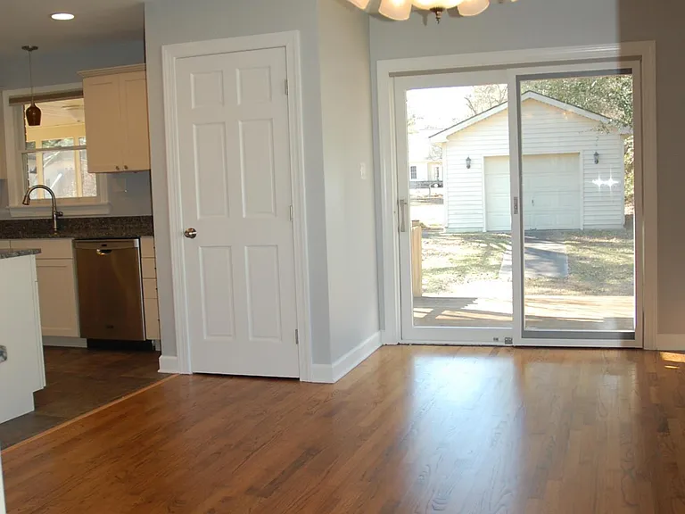 104 Dorchester Ln — Photo 14