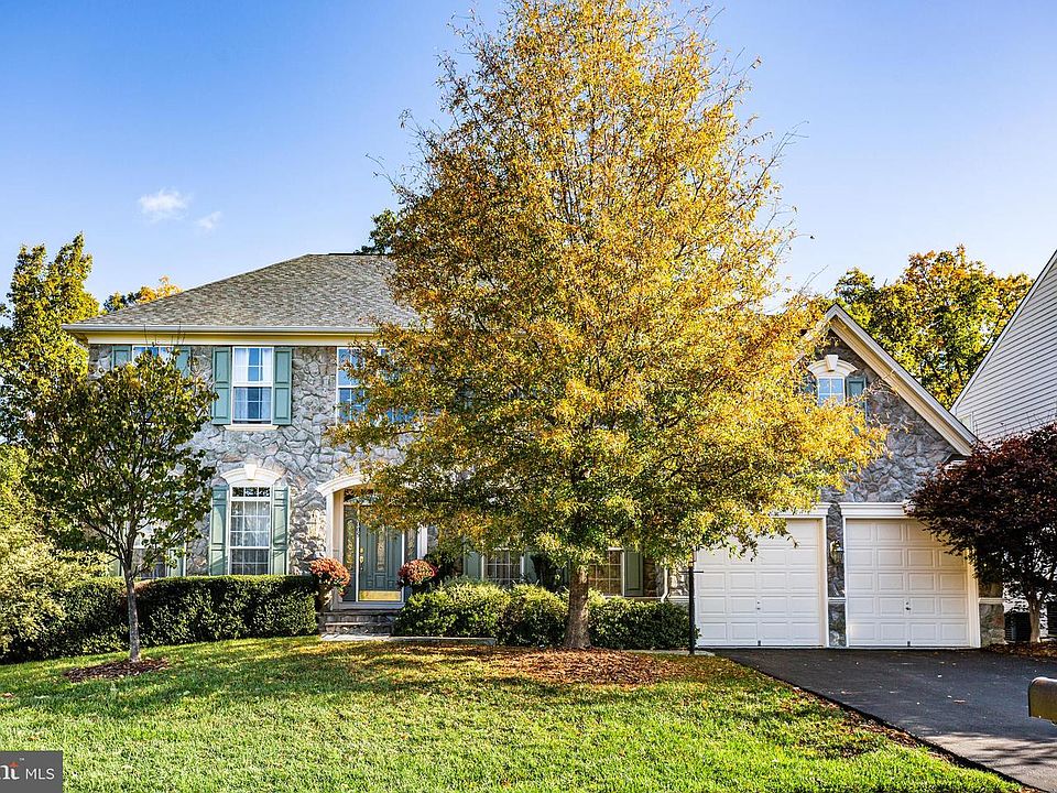 1st image of 1005 Savoy Pl
