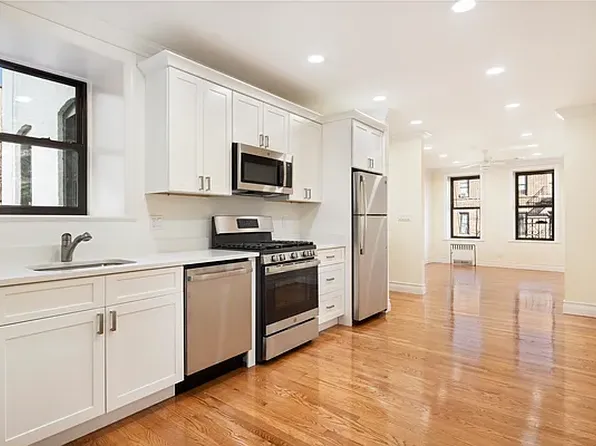 77 Eastern Pkwy APT 3G, Brooklyn, NY 11238