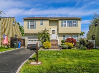 72 2nd Ave, Port Reading, NJ 07064