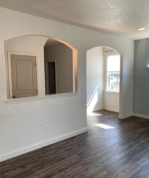 1718 NW Larch Wood Ct — Photo 12