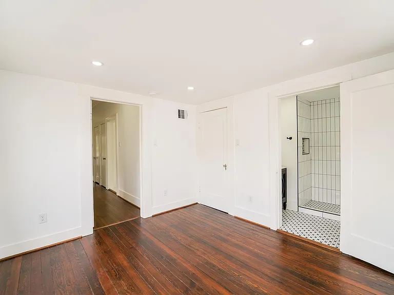 1569 Elliott St — Photo 10