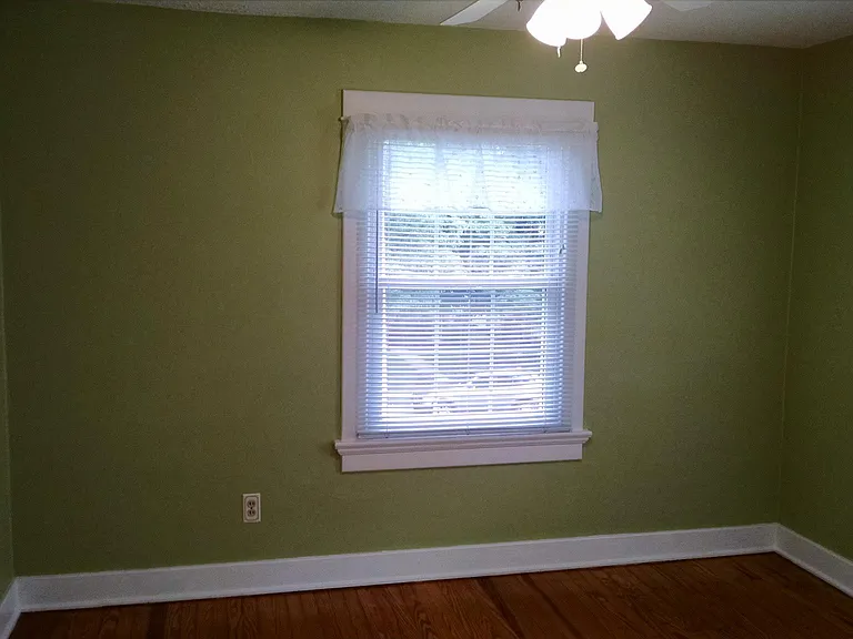 28 Triangle Ave — Photo 8