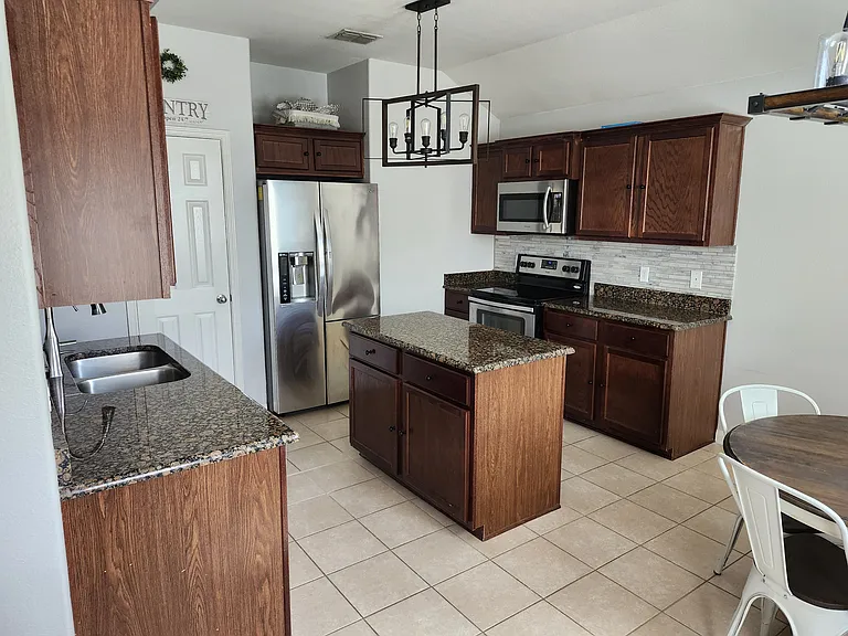 212 Judge King Dr — Photo 6