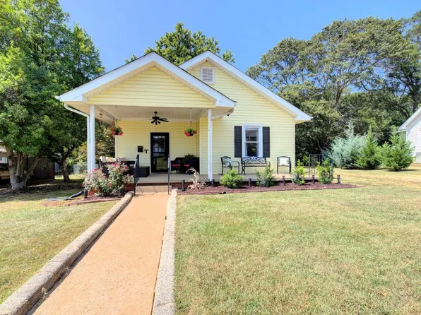 7 Lawrence St, Lyman, SC 29365