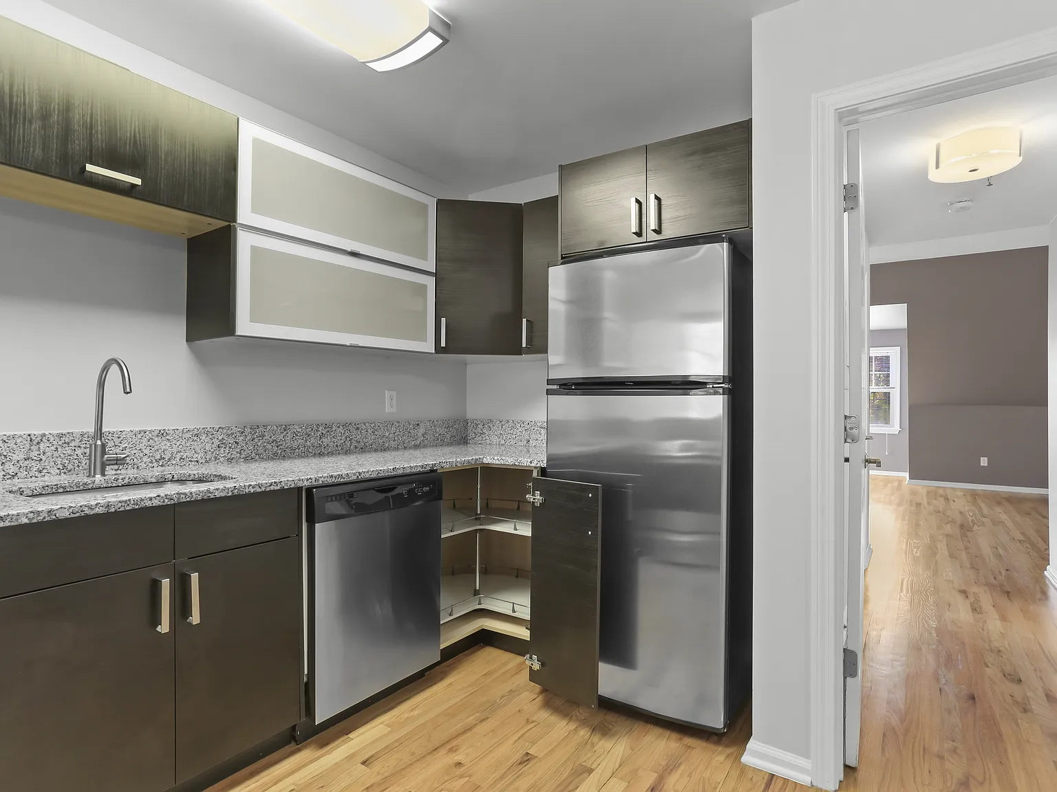 102 Lansdale Avenue Residential - Apt V — Photo 2