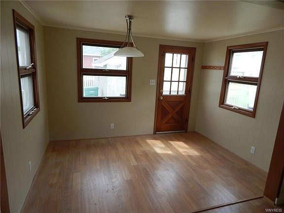 5th image of 3214 Niagara Ave