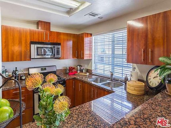 3rd image of 6064 Hazelhurst Pl Unit 8