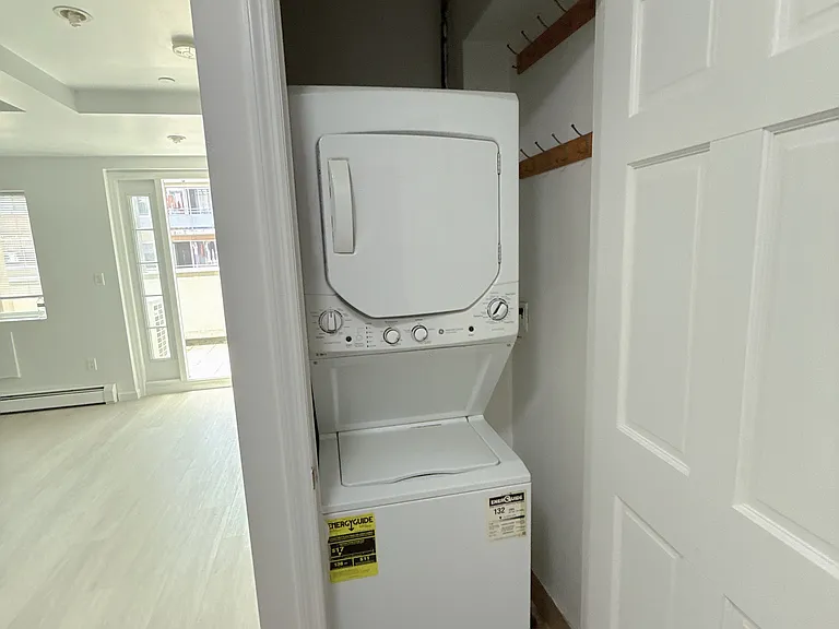 4318 Robinson St #7D — Photo 7
