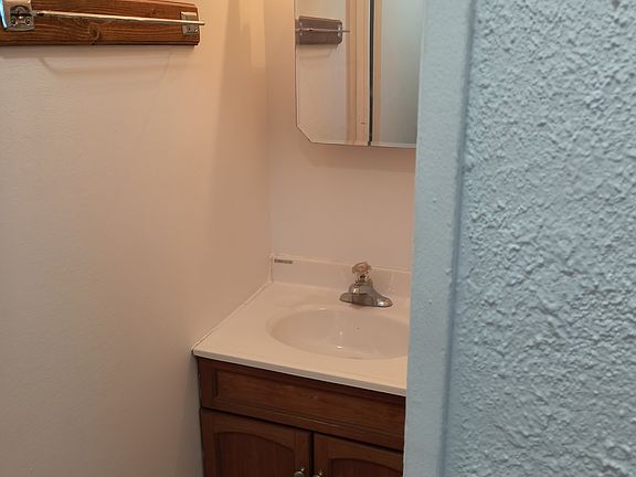 1/2 bath