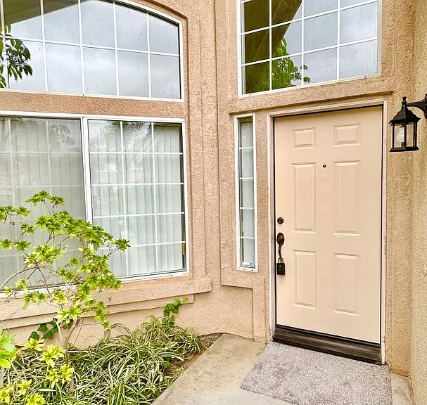 1043 Carryll Park Ct — Photo 3