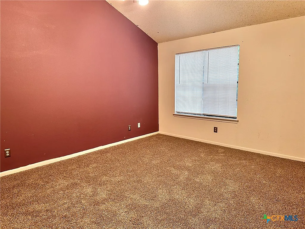 3 bed, 2.0 bath, 1262 sqft, $1,600 — Photo 4