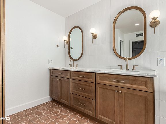 5th image of 8301 E SAN SALVADOR Drive
