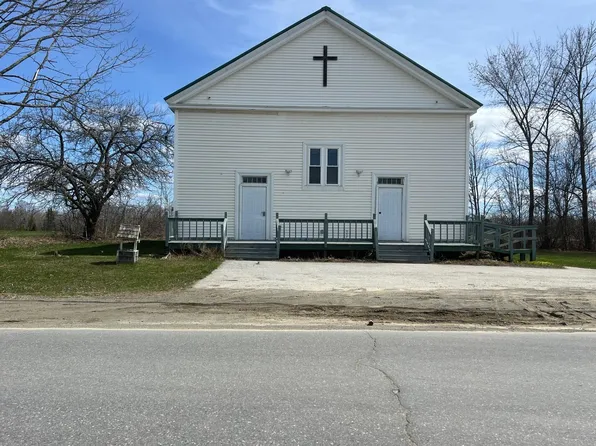 562 Ledge Hill Road, Corinth, ME 04427