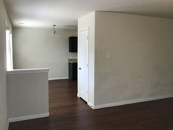 4th image of 19107 Canaras Ct