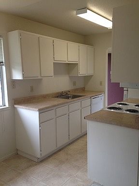 3rd image of 905 Carro Dr APT 04