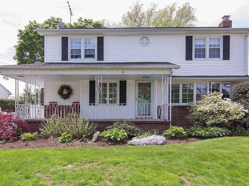 1st image of 25 Andover Ln