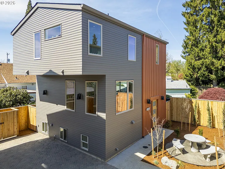 5353 SE Stark St — Photo 29