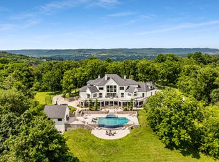 8382 Collins Rd, Nashville, TN 37221