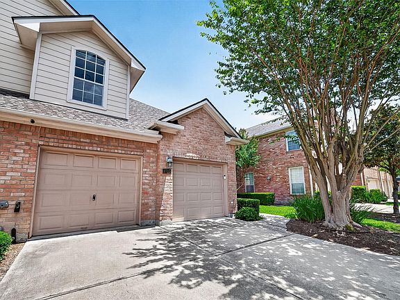 2nd image of 1015 Enclave Sq S